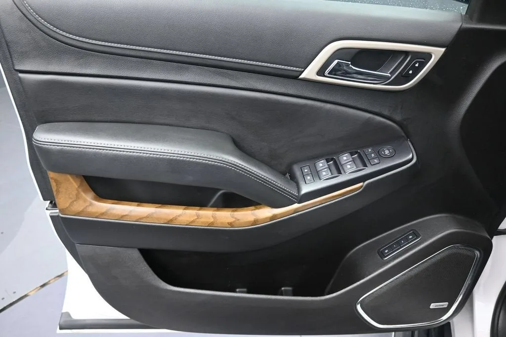 2020 GMC Yukon XL Denali photo 11