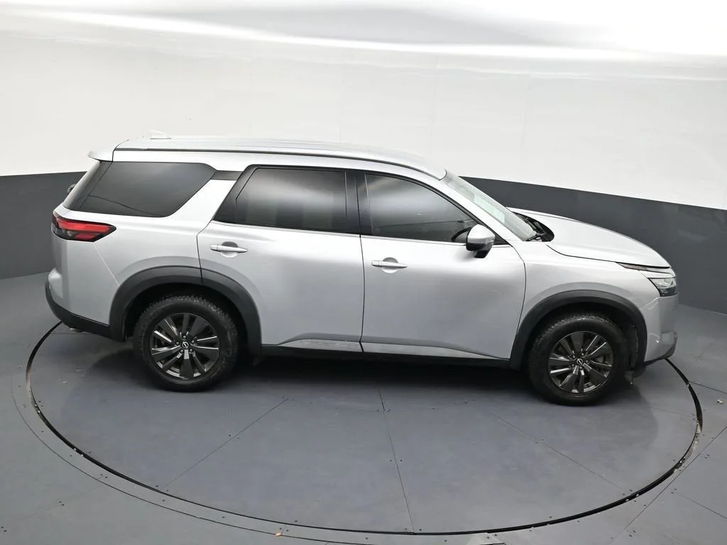 2022 Nissan Pathfinder S 2WD photo 17