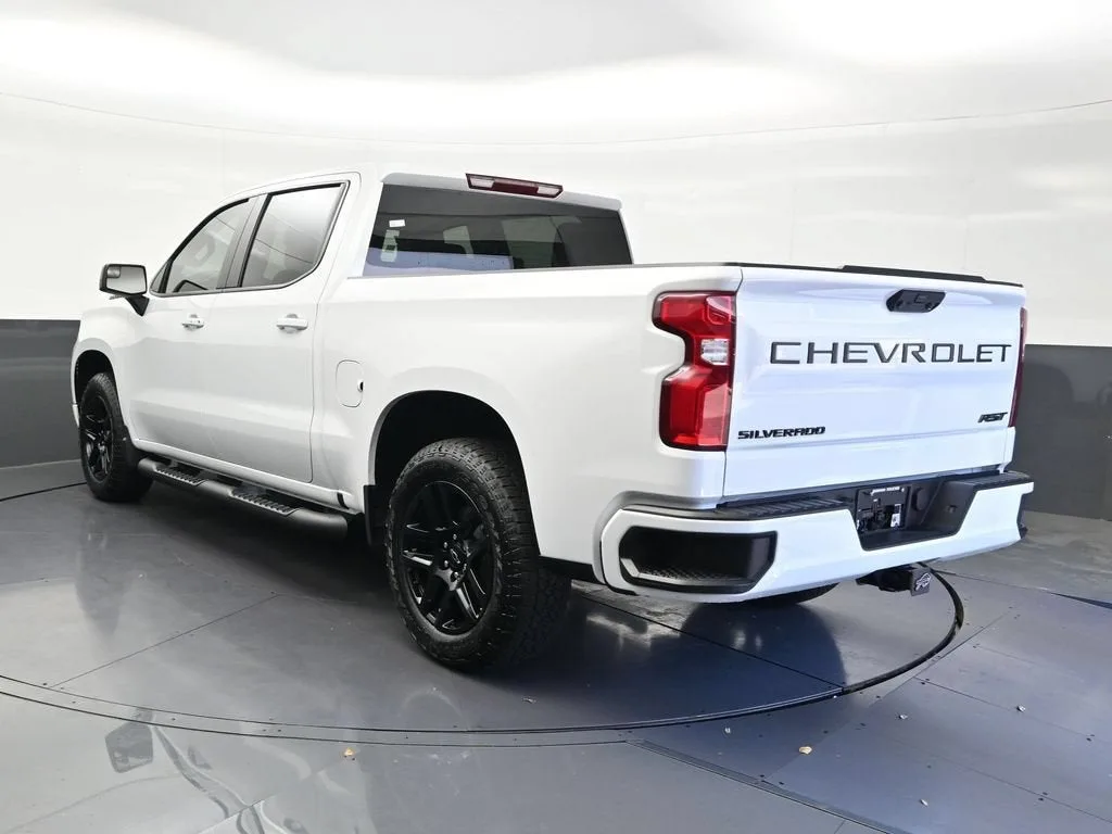 2026 Chevrolet Silverado 1500 RST photo 3