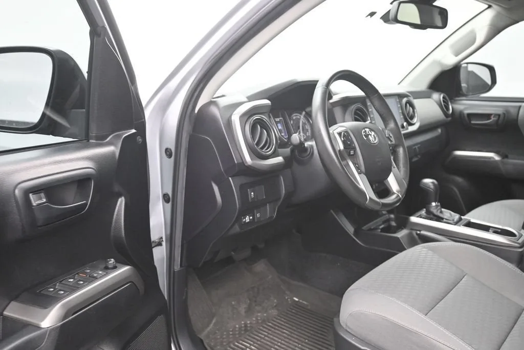 2022 Toyota Tacoma 2WD SR5 photo 11