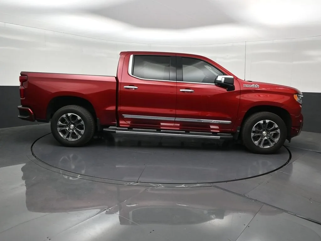 2025 Chevrolet Silverado 1500 High Country photo 7