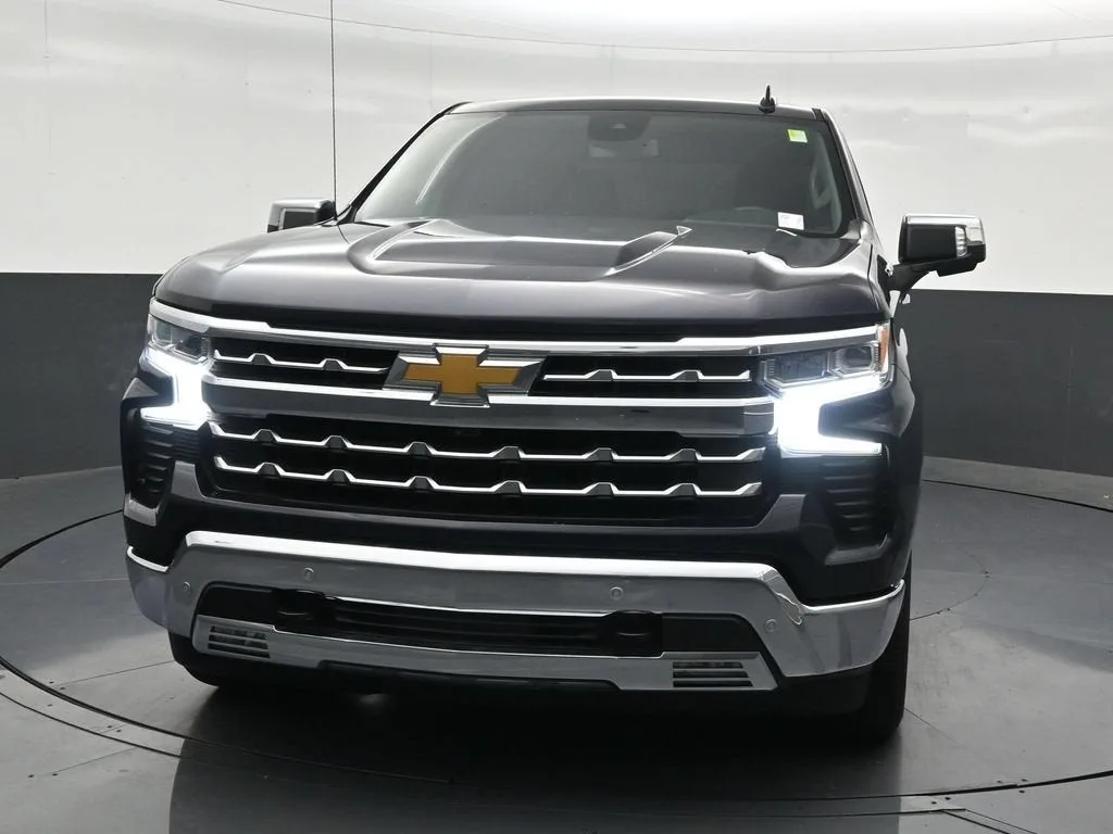 2023 Chevrolet Silverado 1500 LTZ photo 9