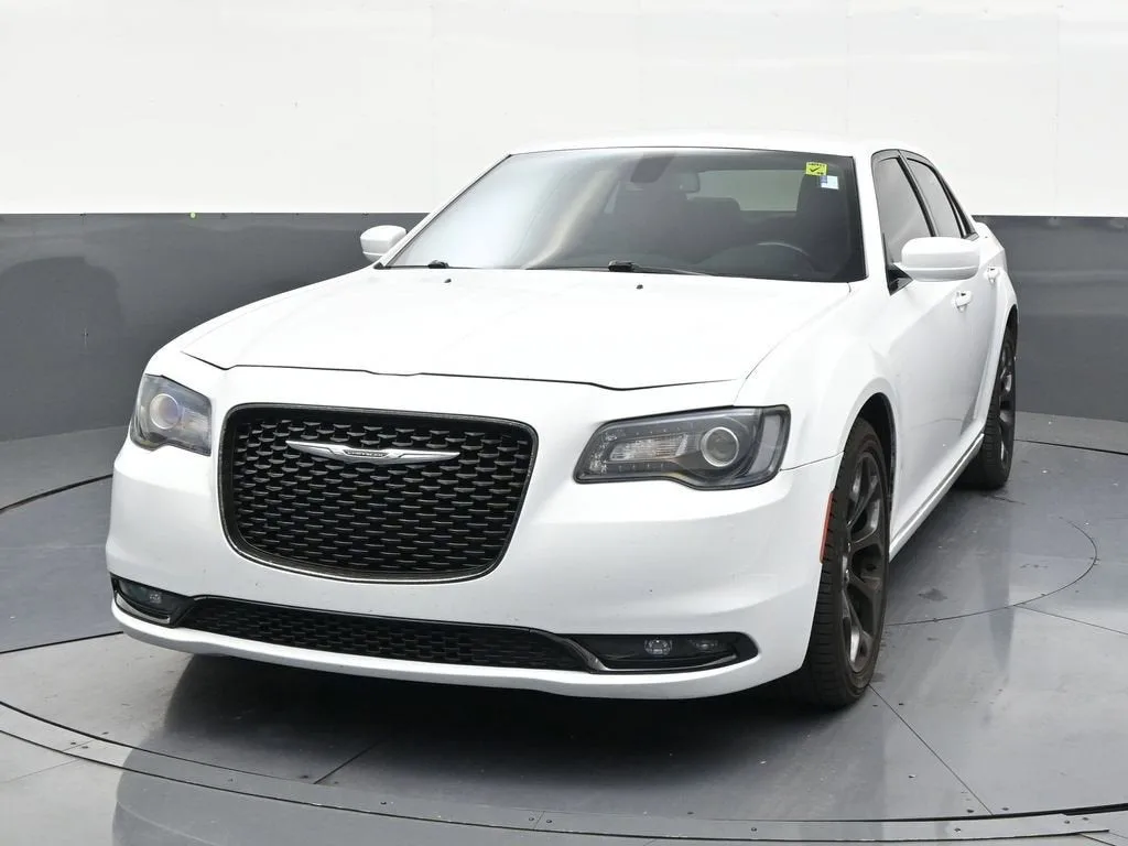2020 Chrysler 300 300S photo 8
