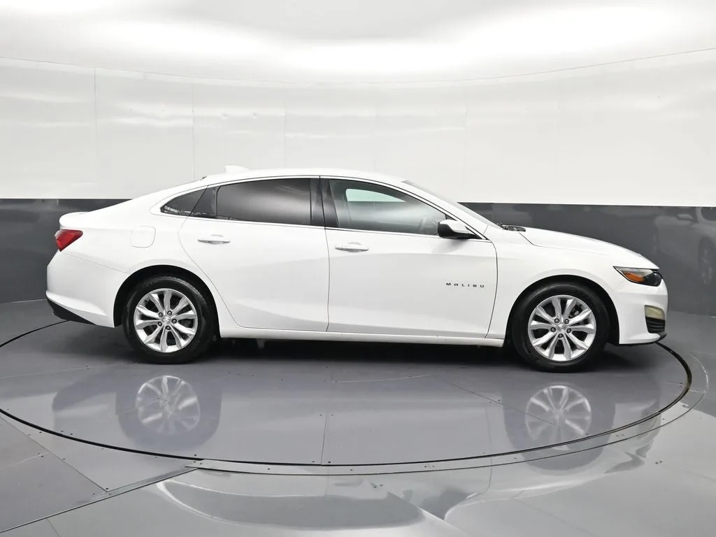 2020 Chevrolet Malibu LT photo 4