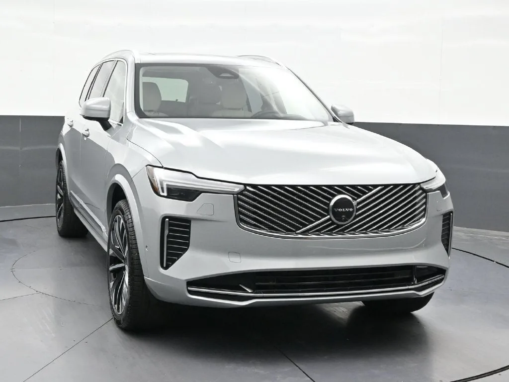 2026 Volvo XC90 Ultra photo 8