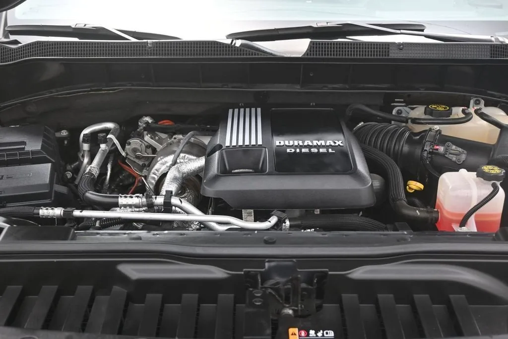 2023 Chevrolet Silverado 1500 RST photo 12