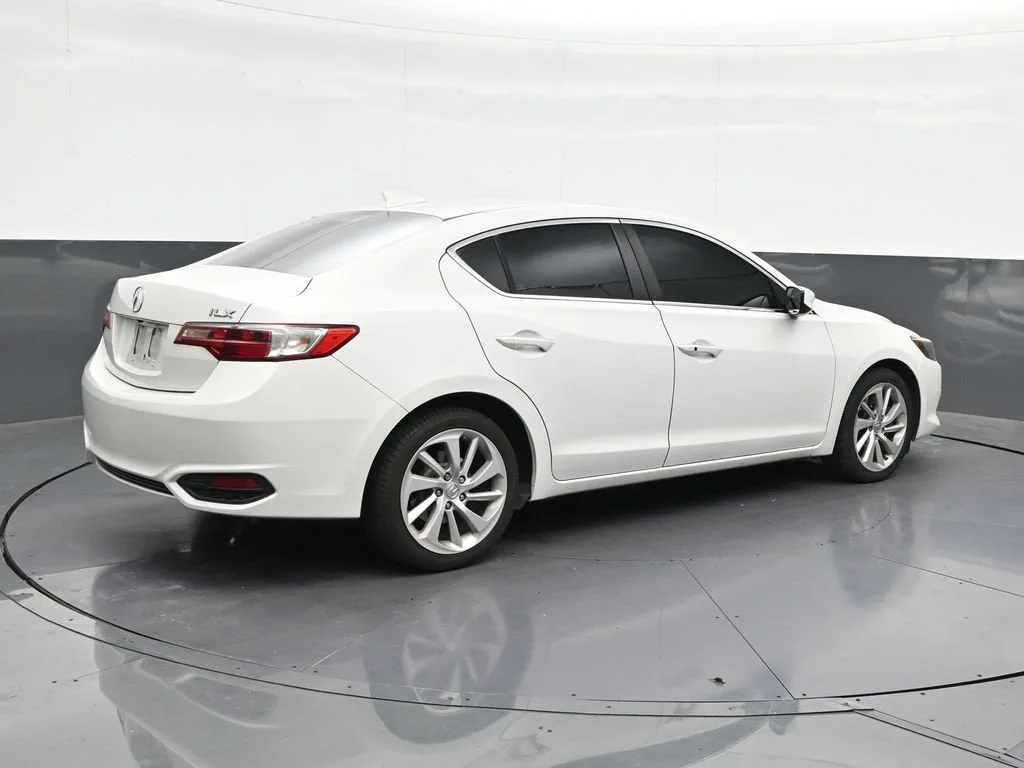 2018 Acura ILX 4DR SDN photo 5