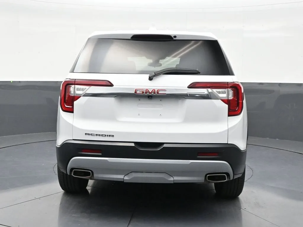 2023 GMC Acadia SLE photo 4