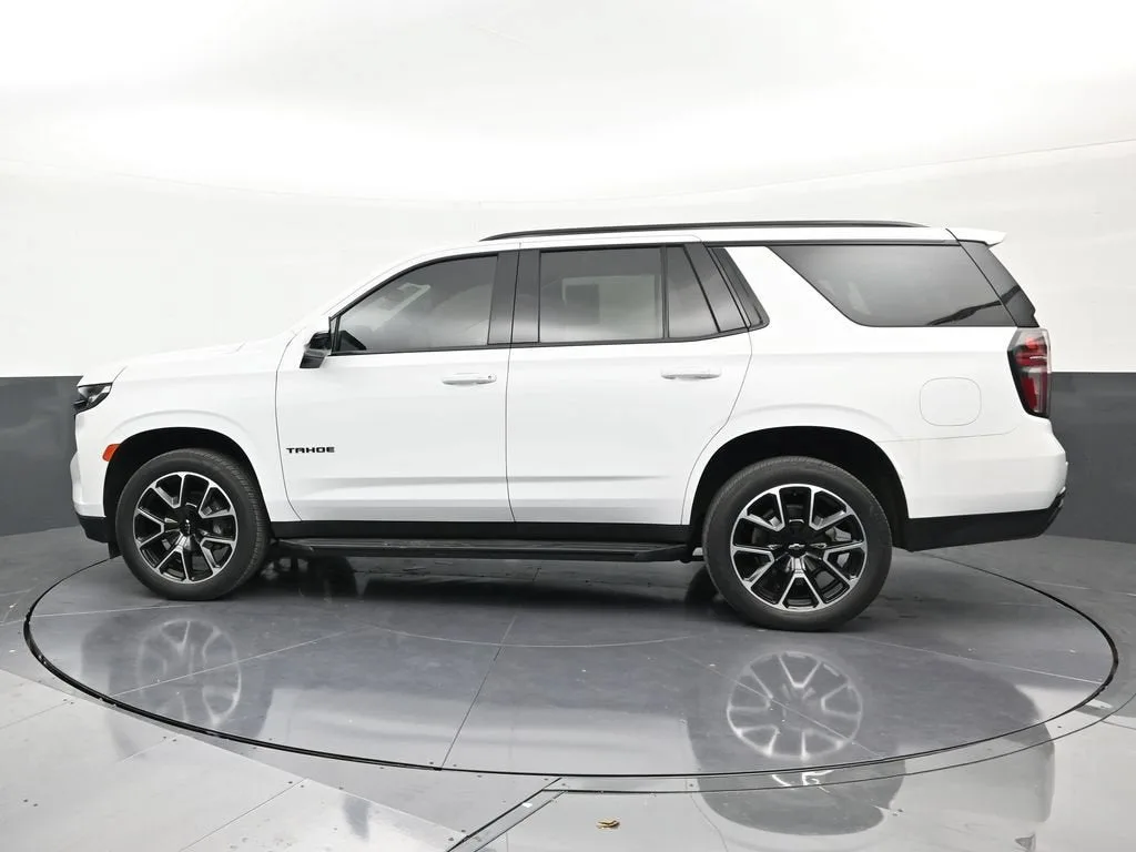 2023 Chevrolet Tahoe RST photo 2
