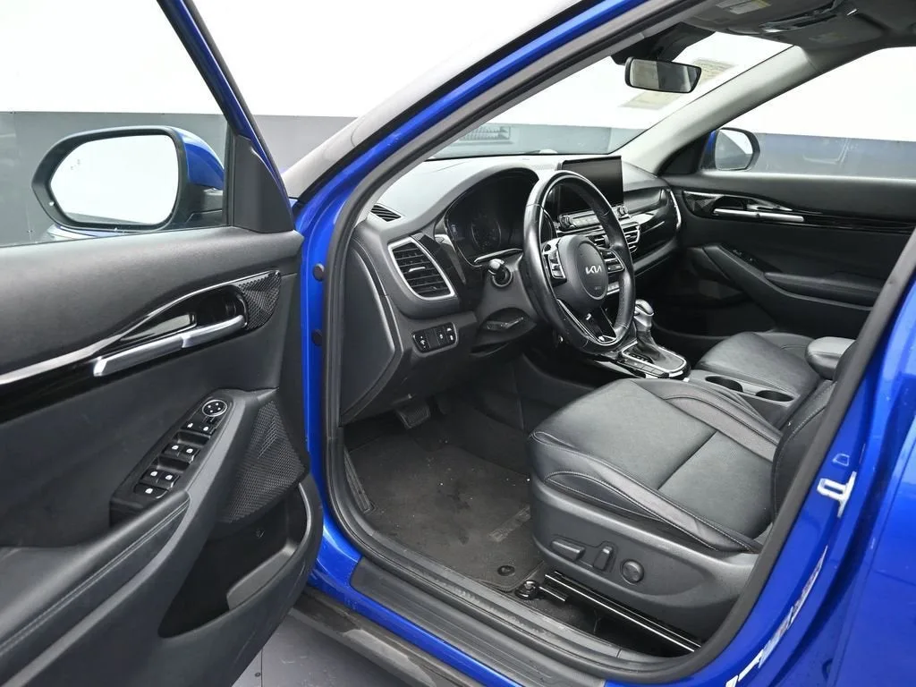 2023 Kia Seltos EX photo 10