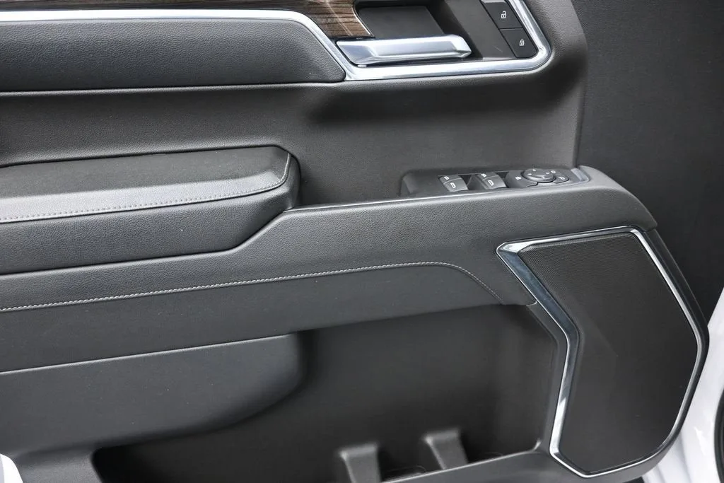 2024 Chevrolet Silverado 1500 LT photo 12