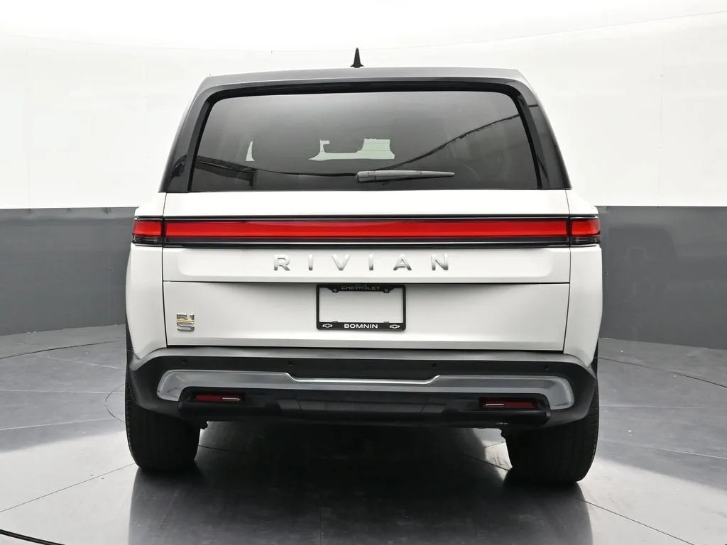 2024 RIVIAN R1S Adventure photo 4