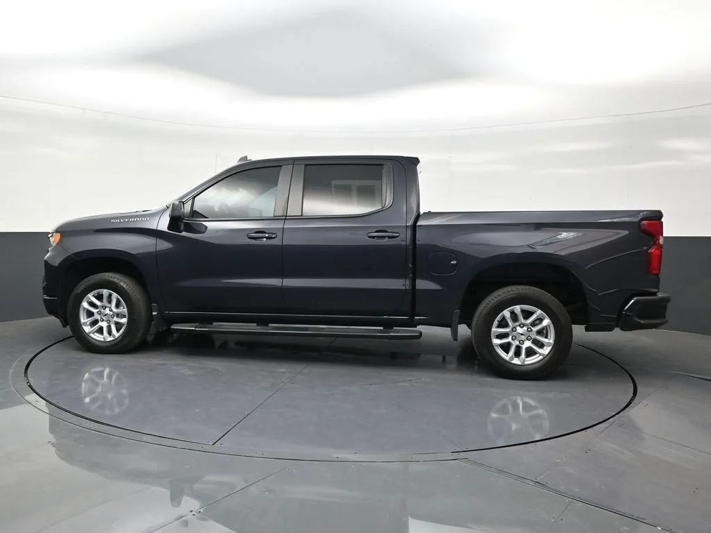2023 Chevrolet Silverado 1500 RST photo 2