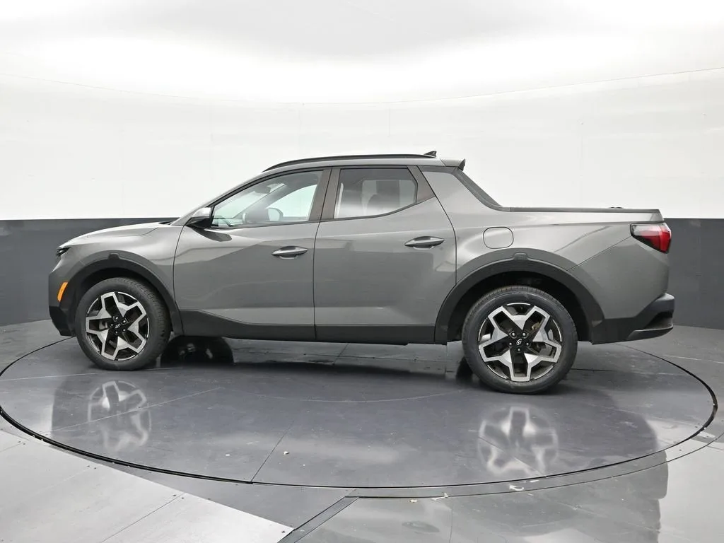2022 Hyundai Santa Cruz Limited photo 2