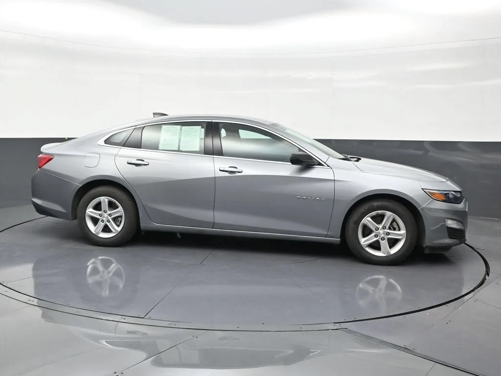2023 Chevrolet Malibu LS photo 6