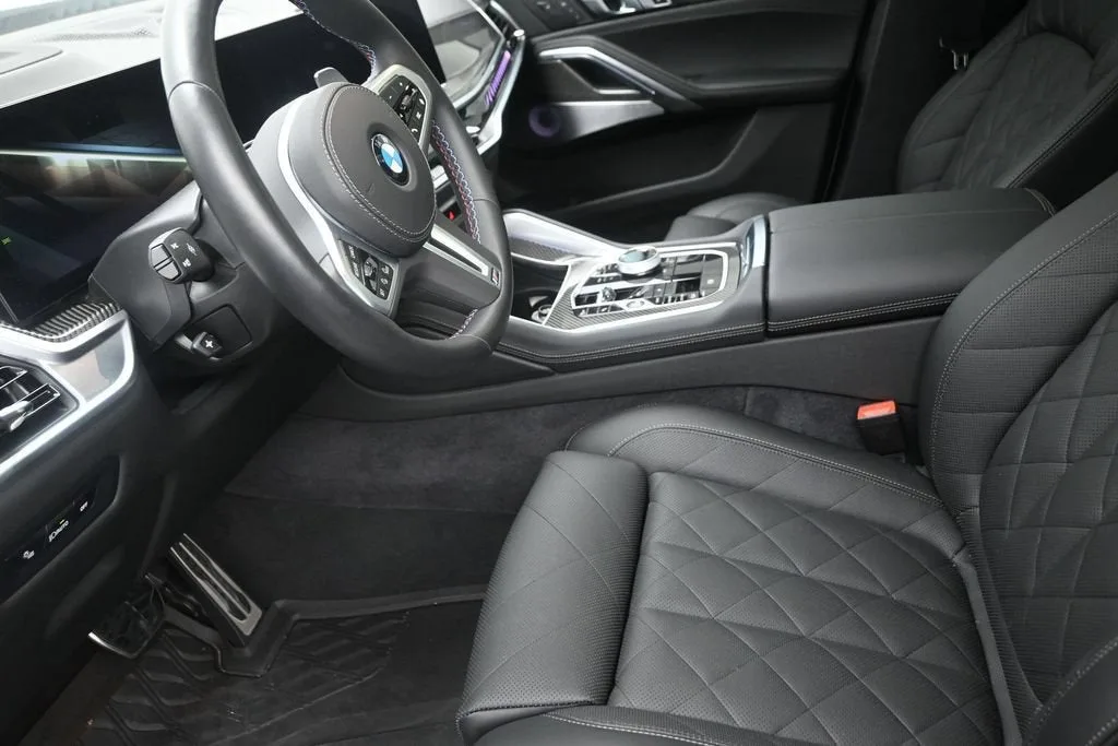 2026 BMW X6 M60i photo 12