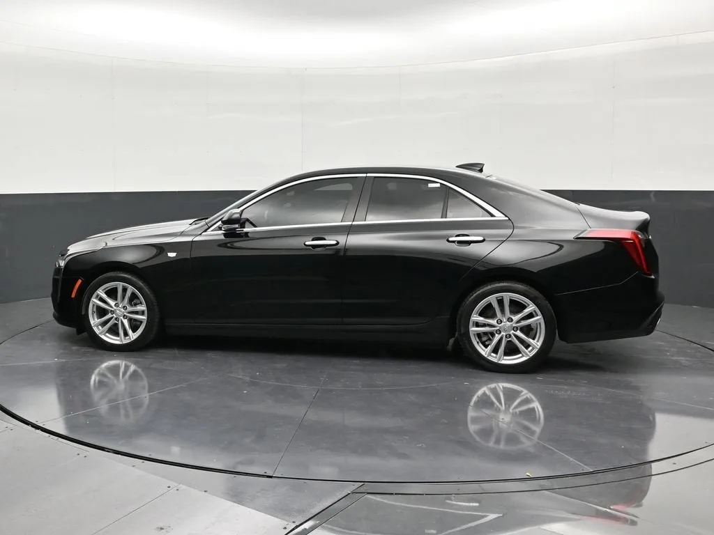 2024 Cadillac CT4 Luxury photo 2
