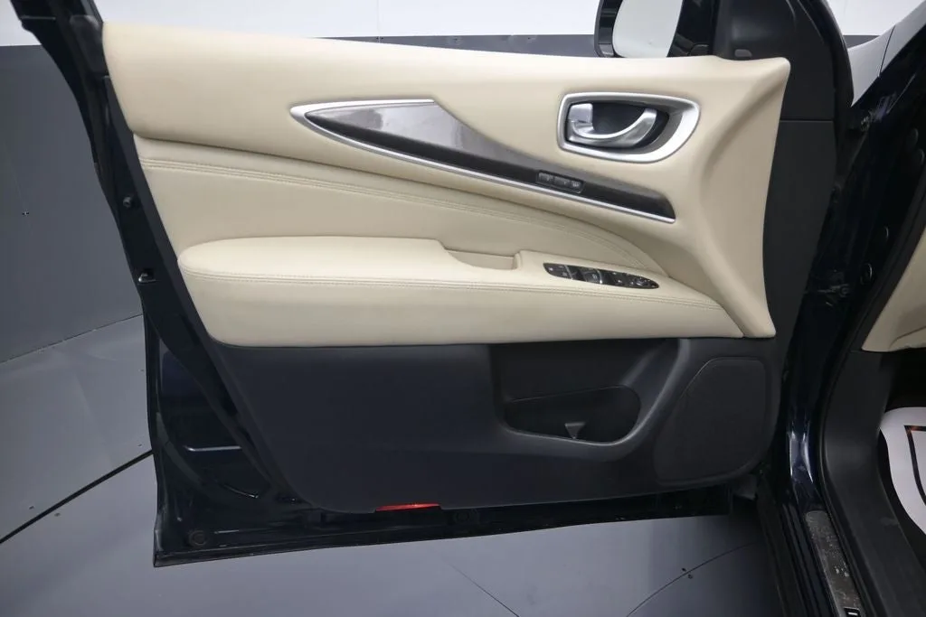 2017 INFINITI QX60 Base photo 12