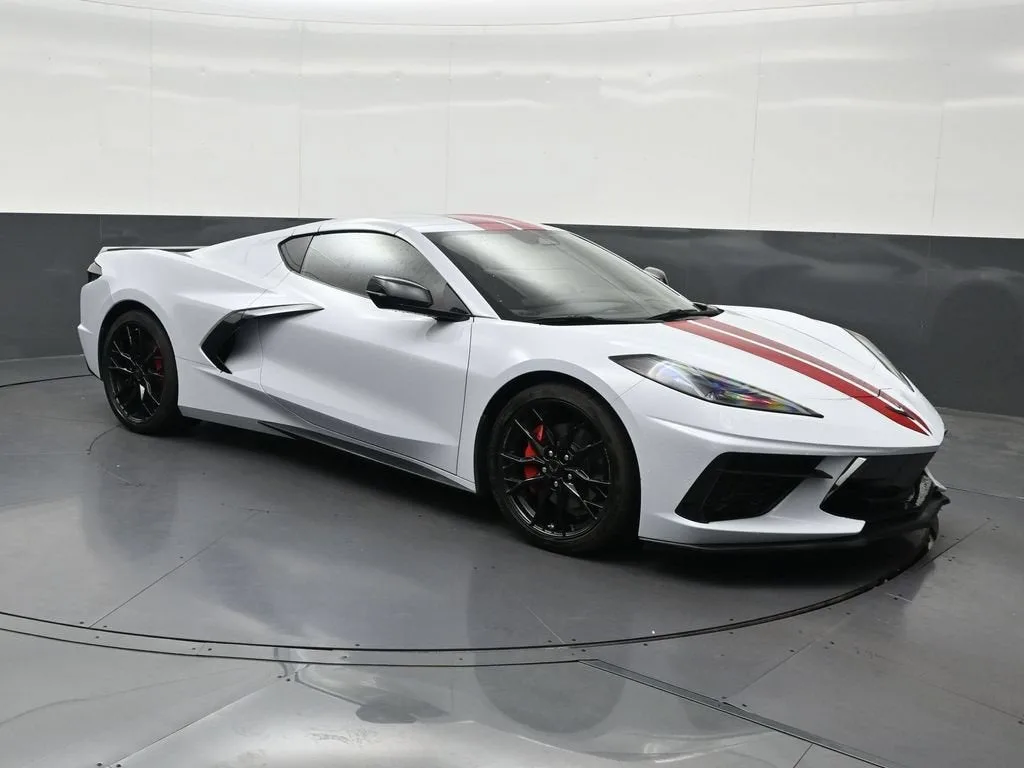 2024 Chevrolet Corvette Stingray 1LT photo 2