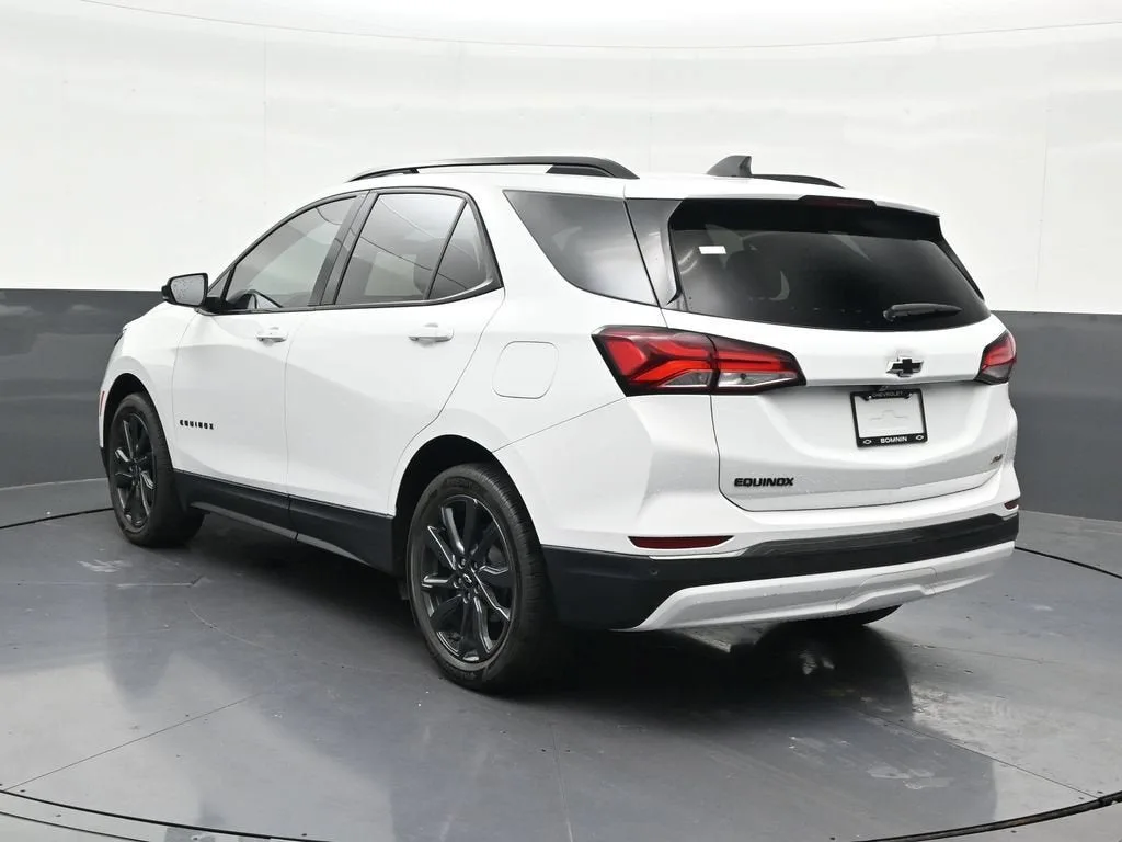 2023 Chevrolet Equinox RS photo 3