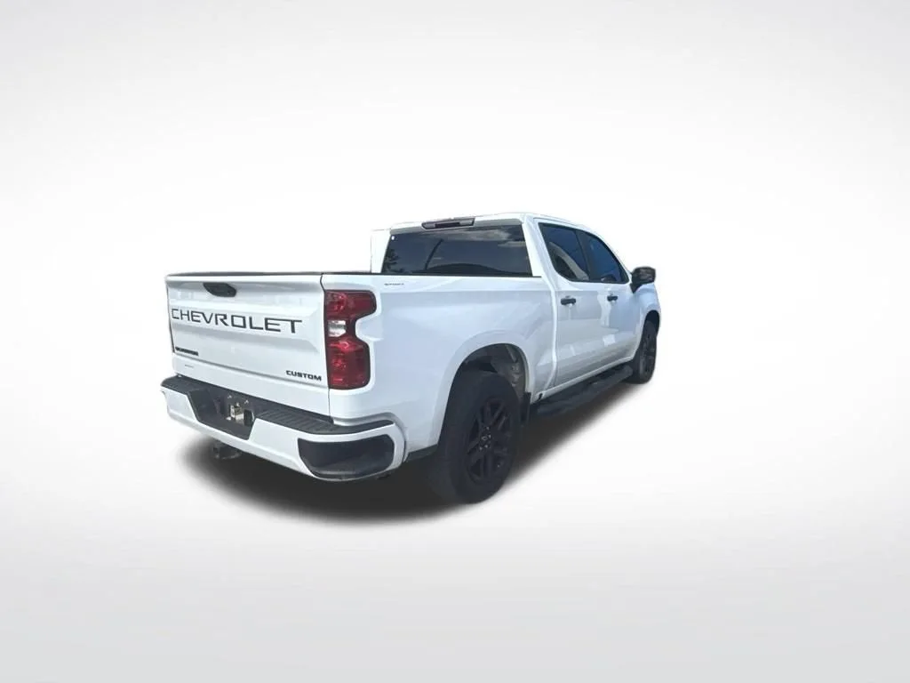 2024 Chevrolet Silverado 1500 Custom photo 7