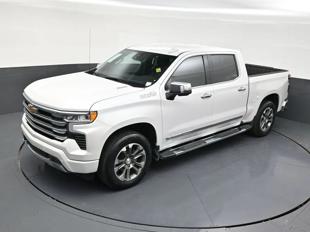 2024 Chevrolet Silverado 1500 High Country photo 12