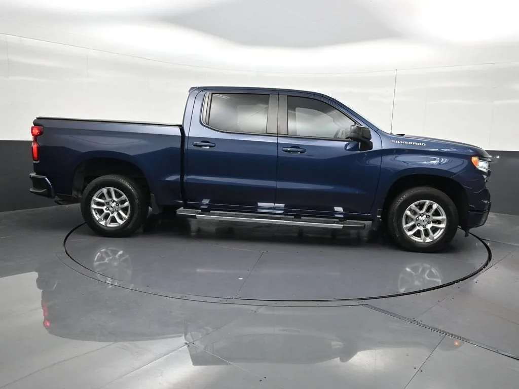 2023 Chevrolet Silverado 1500 RST photo 7