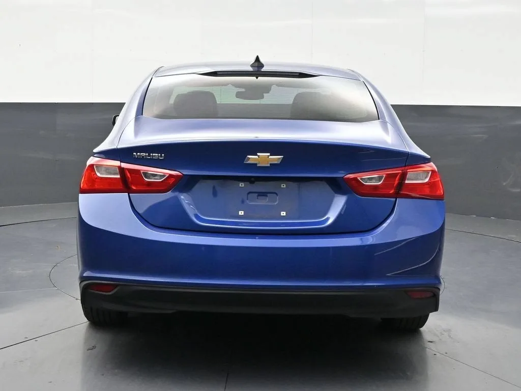 2023 Chevrolet Malibu LS photo 4
