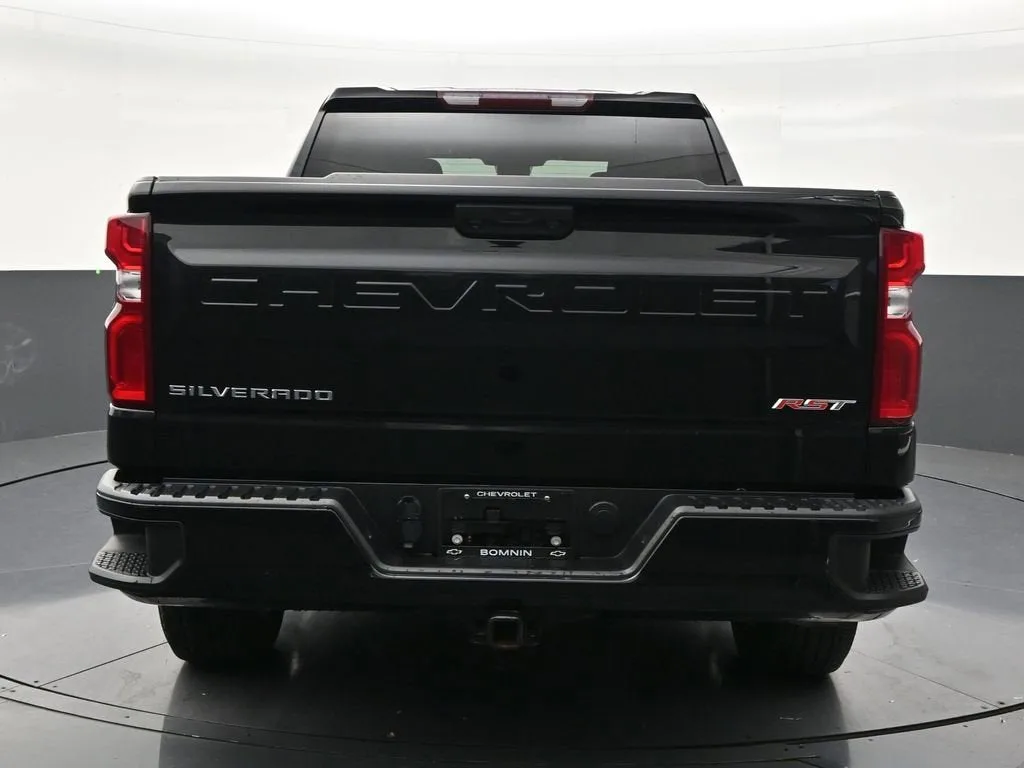 2023 Chevrolet Silverado 1500 RST photo 4