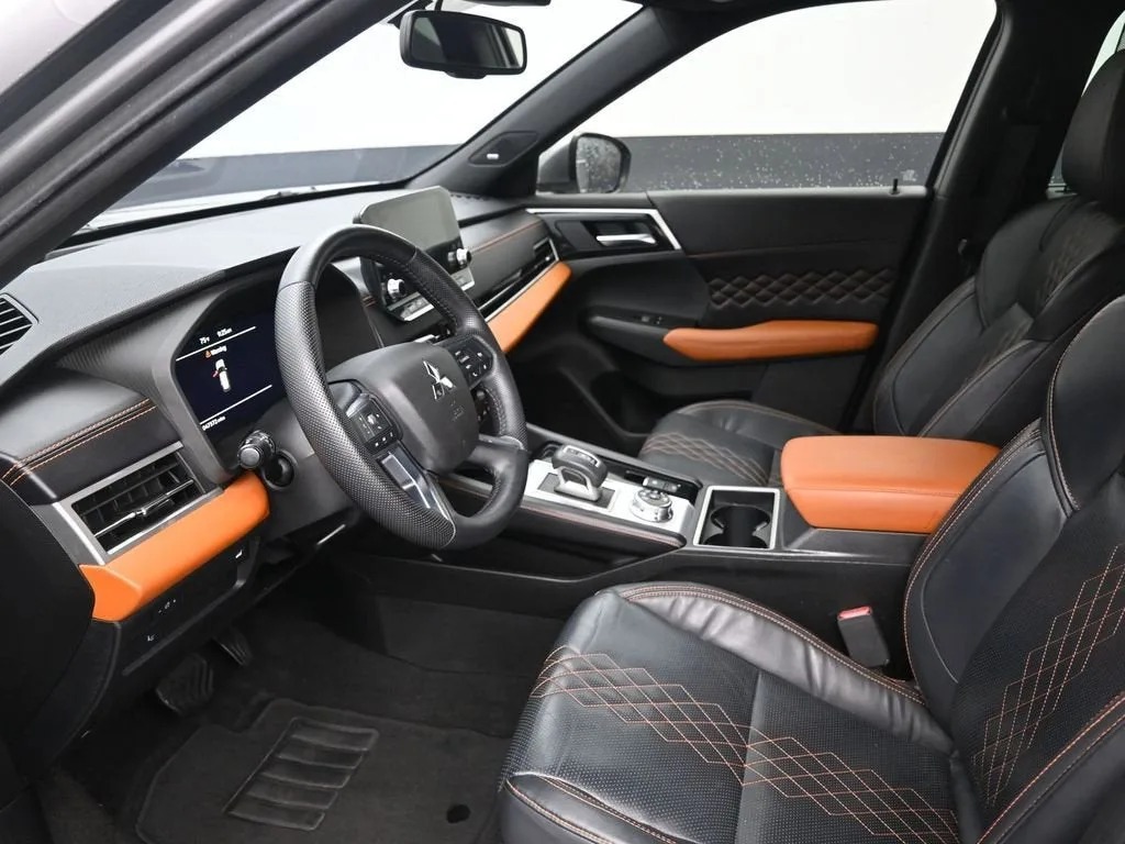 2022 Mitsubishi Outlander SEL Launch Edition S-AWC photo 10