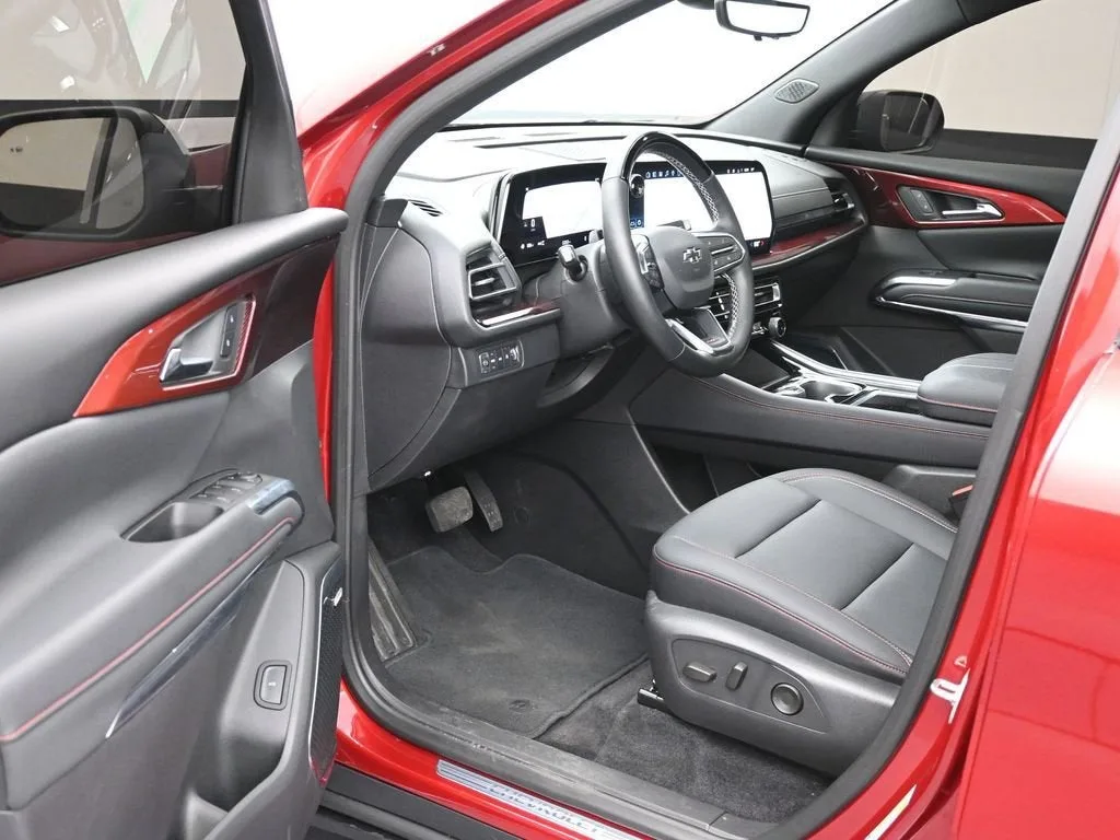 2025 Chevrolet Traverse Z71 photo 11