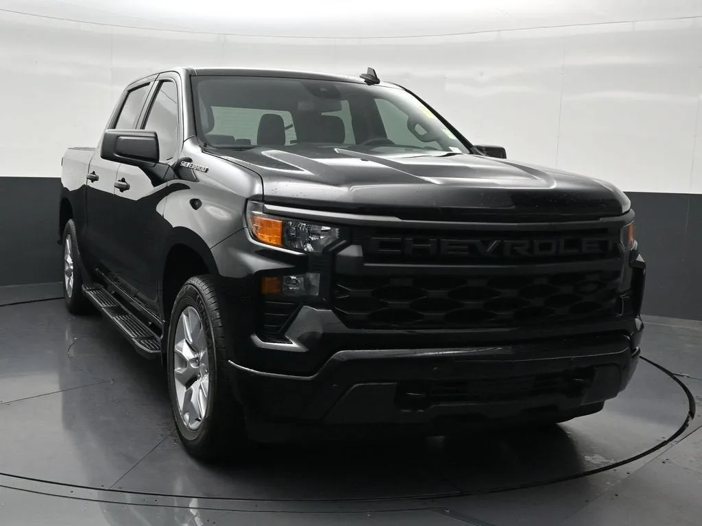 2023 Chevrolet Silverado 1500 Custom photo 8