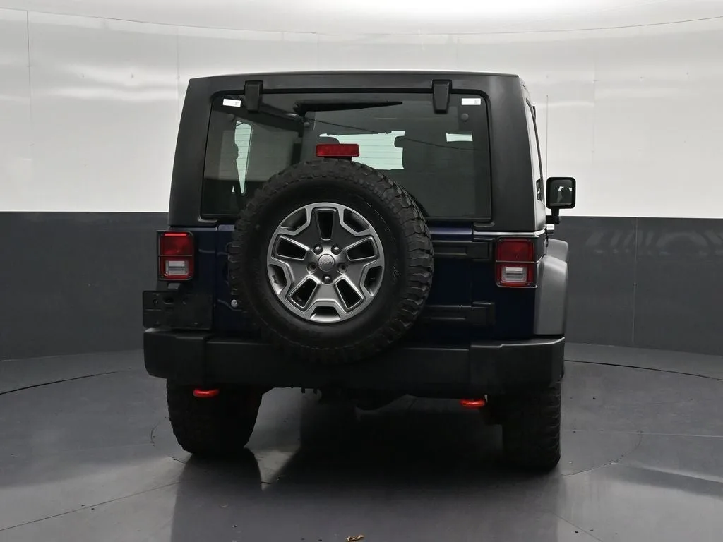 2013 Jeep Wrangler Rubicon photo 2