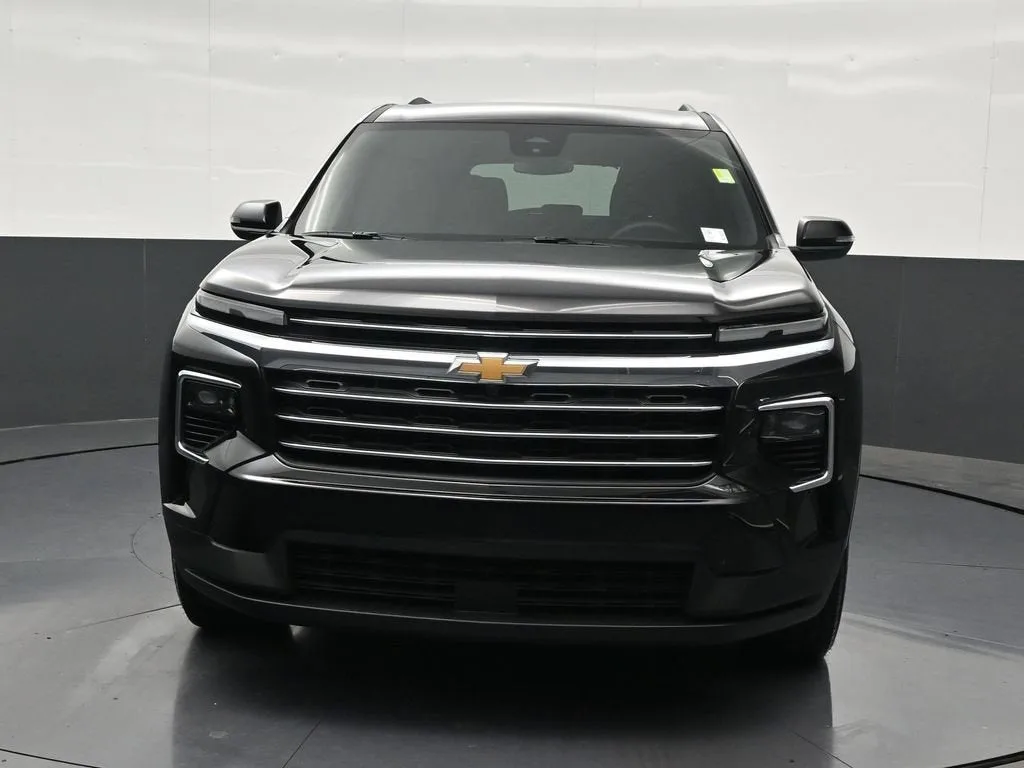 2026 Chevrolet Traverse LT photo 9