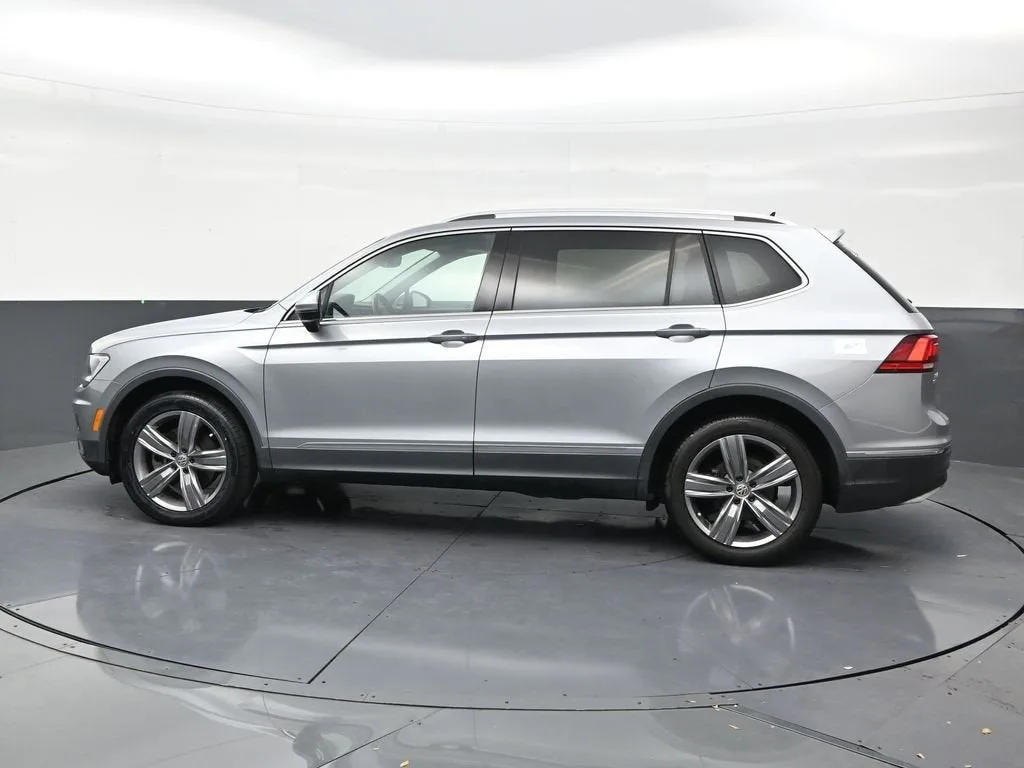 2021 Volkswagen Tiguan 2.0T SEL photo 2