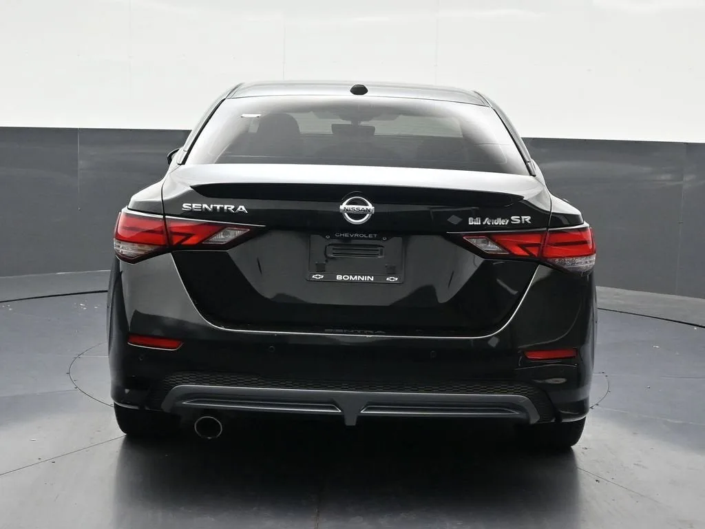 2022 Nissan Sentra SR Xtronic CVT photo 4