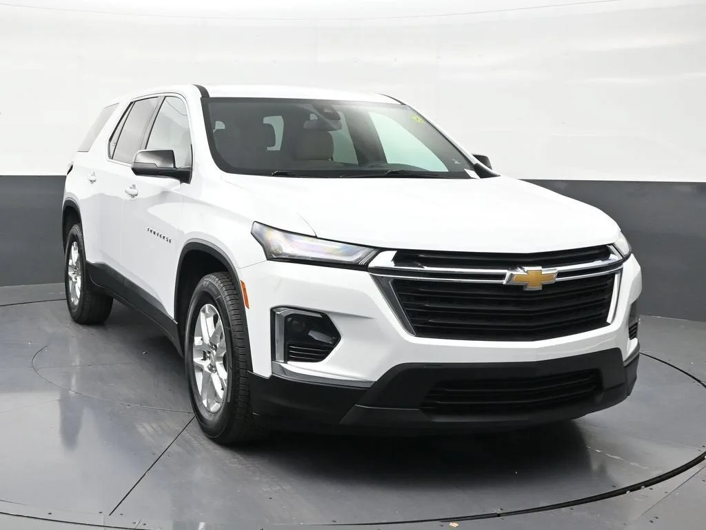 2023 Chevrolet Traverse LS photo 7