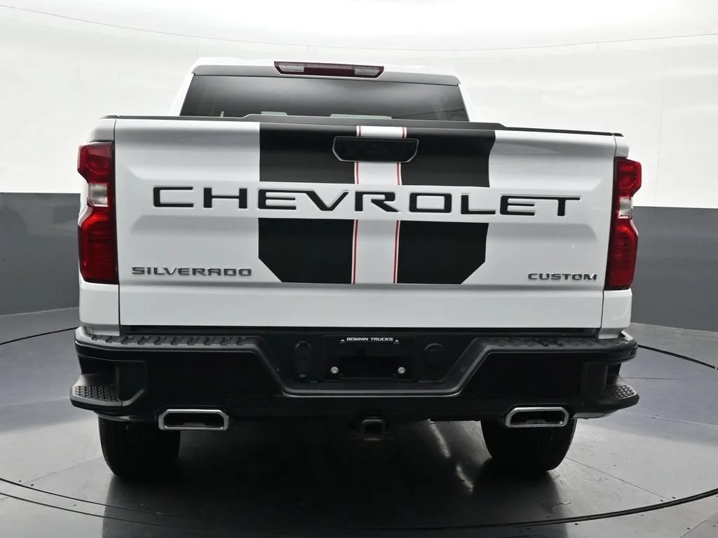 2025 Chevrolet Silverado 1500 Custom Trail Boss photo 4