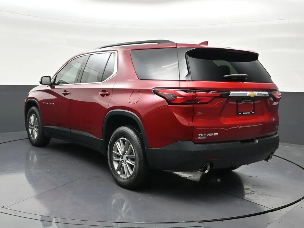 2024 Chevrolet Traverse Limited LT Cloth photo 3