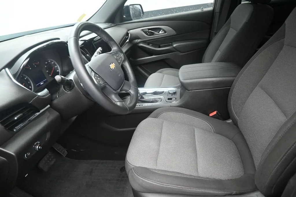 2023 Chevrolet Traverse LT Cloth photo 12