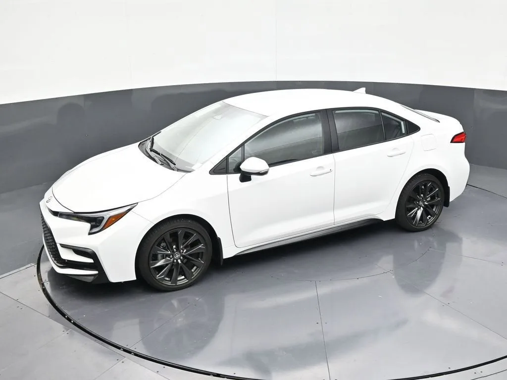 2025 Toyota Corolla SE photo 12