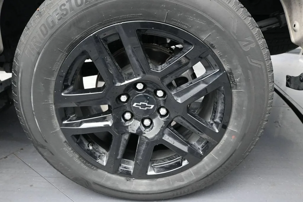 2023 Chevrolet Silverado 1500 RST photo 10