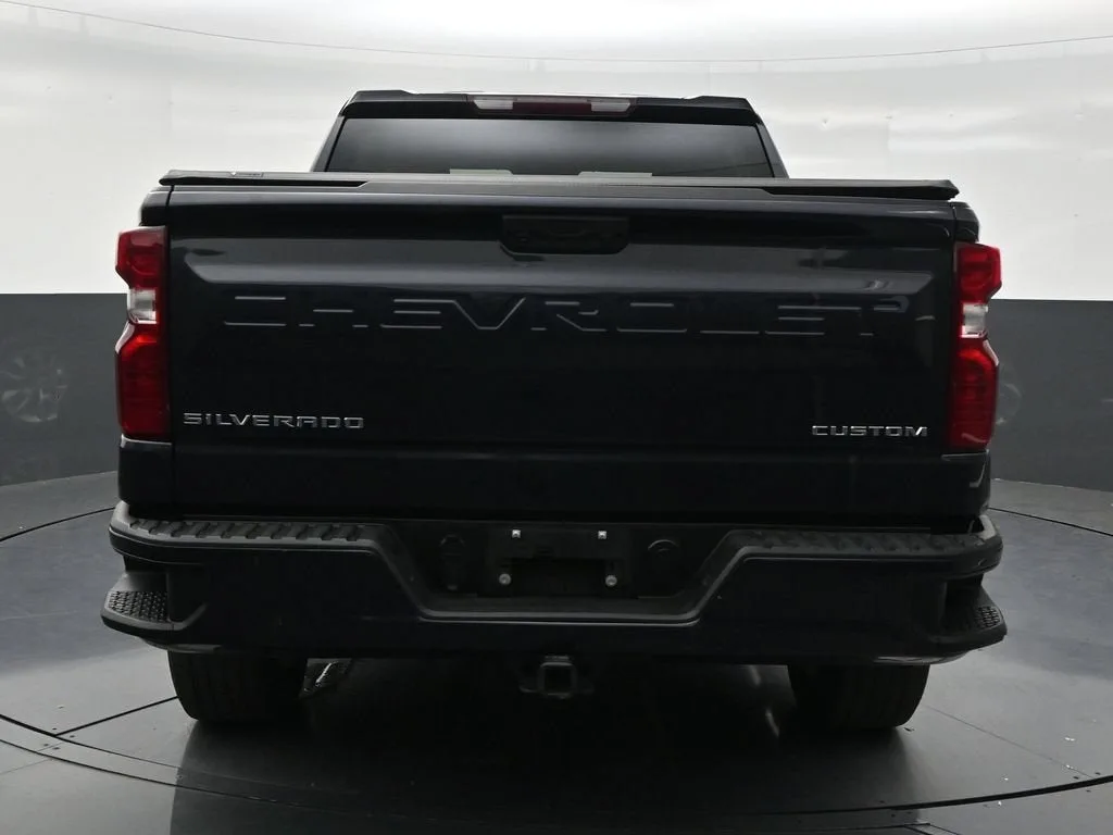 2023 Chevrolet Silverado 1500 Custom photo 4