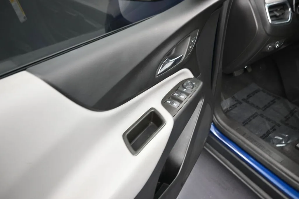 2023 Chevrolet Equinox LS photo 10