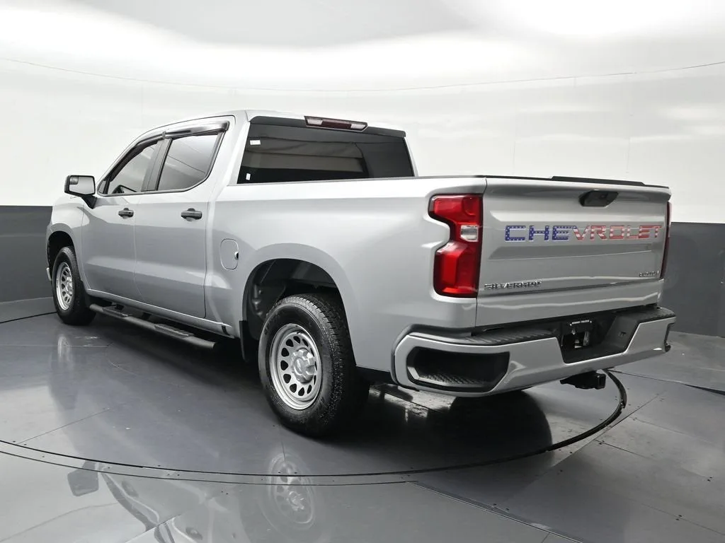 2021 Chevrolet Silverado 1500 Custom photo 3