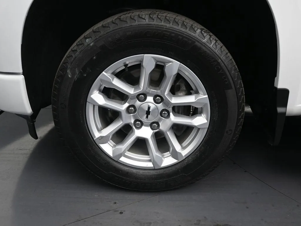 2023 Chevrolet Silverado 1500 RST photo 9