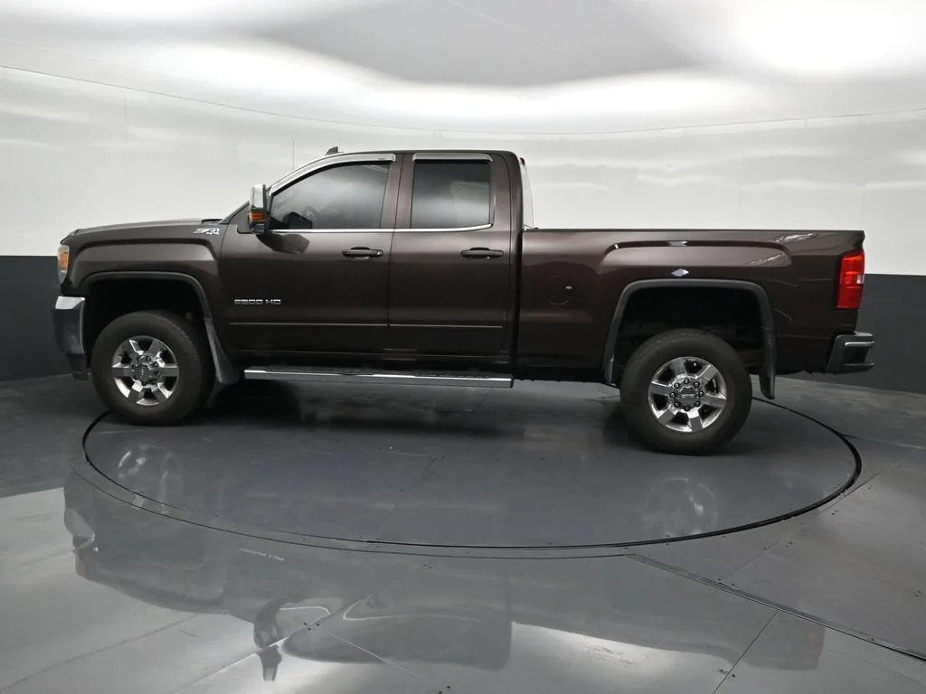 2016 GMC Sierra 2500 HD SLE photo 2