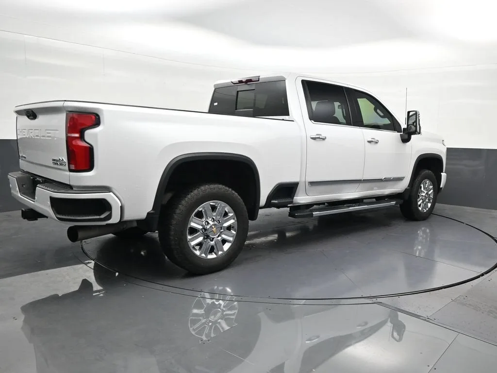 2024 Chevrolet Silverado 2500 HD High Country photo 5