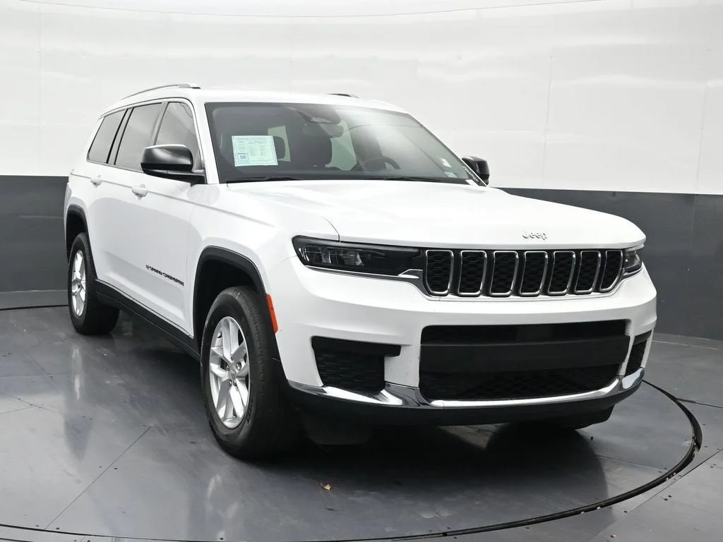 2023 Jeep Grand Cherokee L Laredo 4x2 photo 8