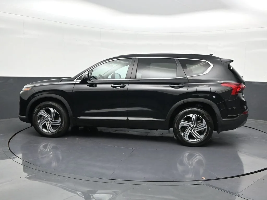 2023 Hyundai Santa Fe SE photo 2